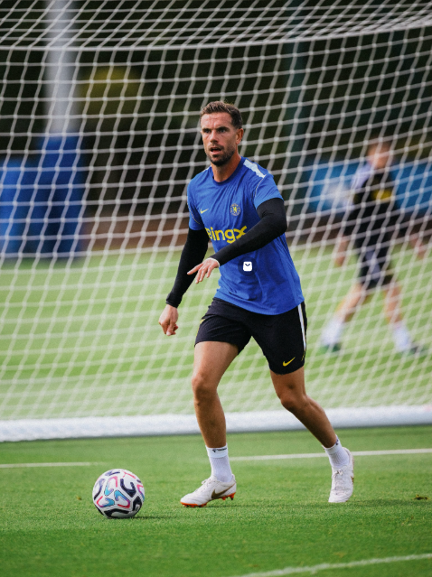Chelsea midfielder Jordan Henderson in training. PHOTO/https://www.facebook.com/ChelseaFC/photos