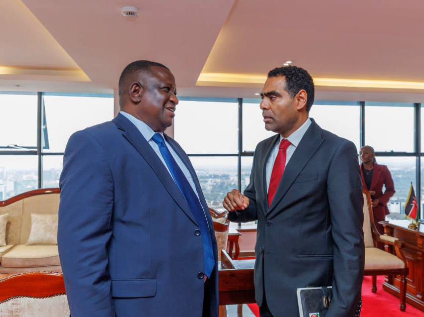 Sports CS Salim Mvurya and FKF President Hussein Mohammed. PHOTO/https://www.facebook.com/GovernorSalimMvurya/photos