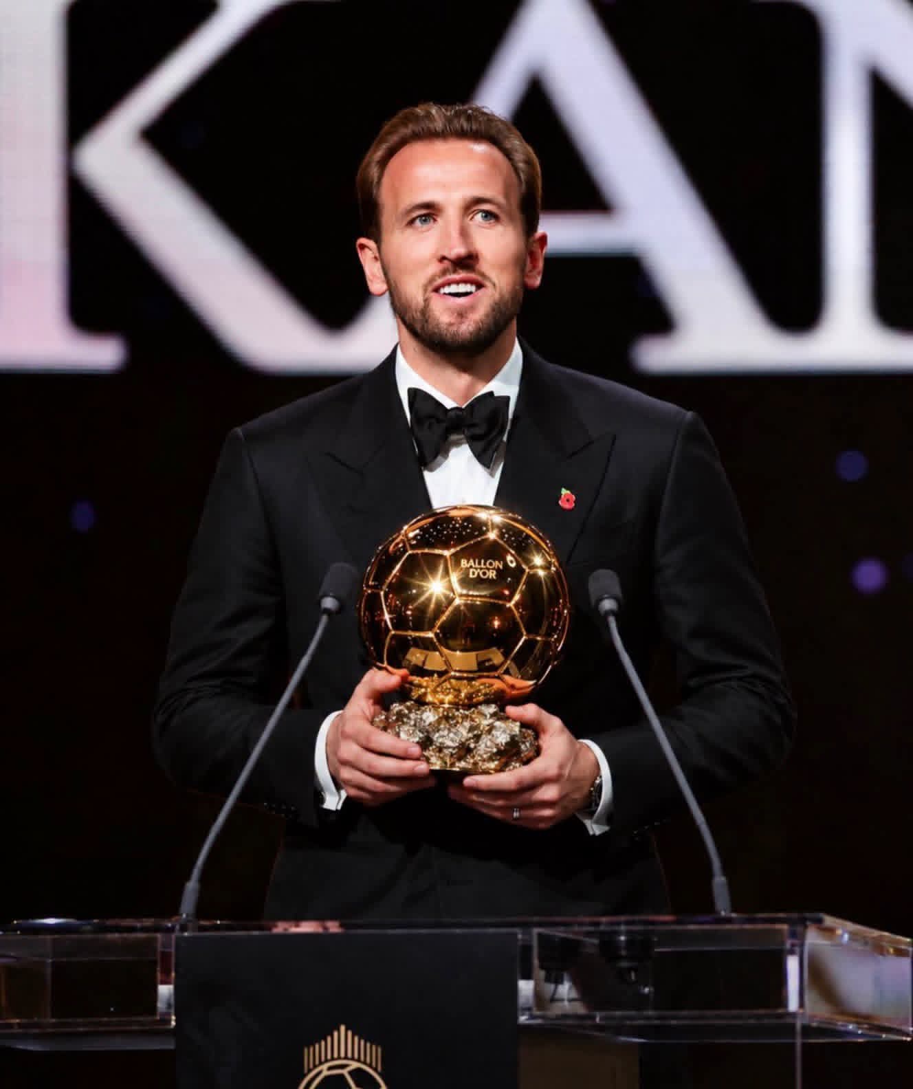 Harry Kane with his Ballon d'Or award. PHOTO/https://www.facebook.com/harrykaneofficial